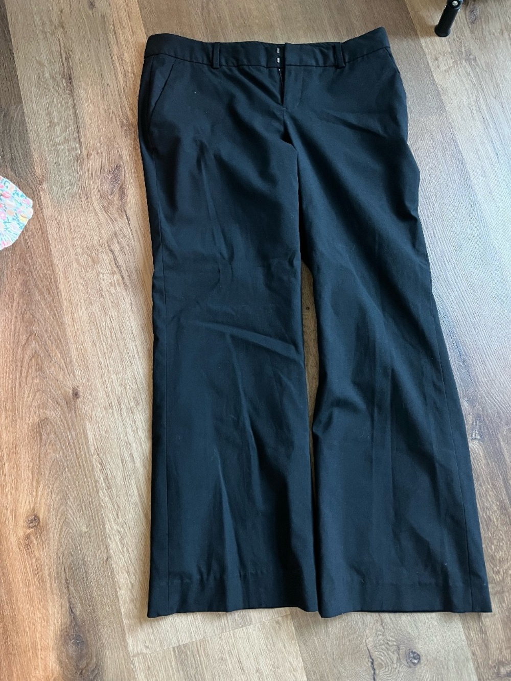 Banana republic womens' size 6P (PETITE) black low rise slacks